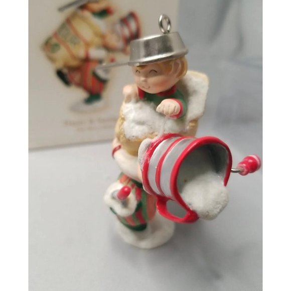 Hallmark Keepsake Ornament, Dusty & Smidgen, The Merry Bakers - Picture 8 of 8